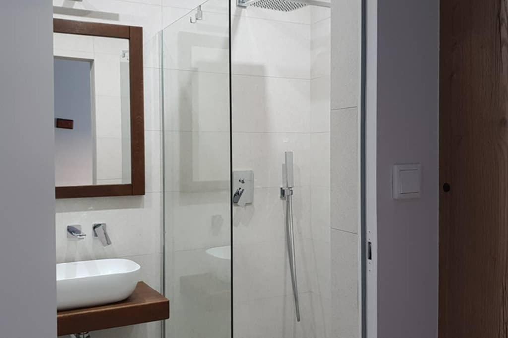 Boutique 109 - Old City, Luxury Apt. With A Garage Cracóvia Exterior foto